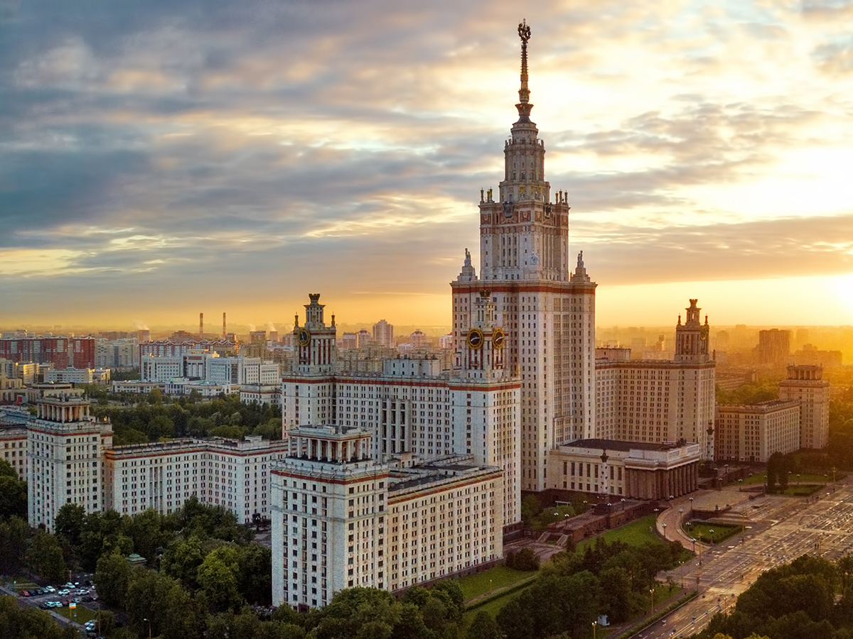 Главное здание МГУ. Источник: wikipedia