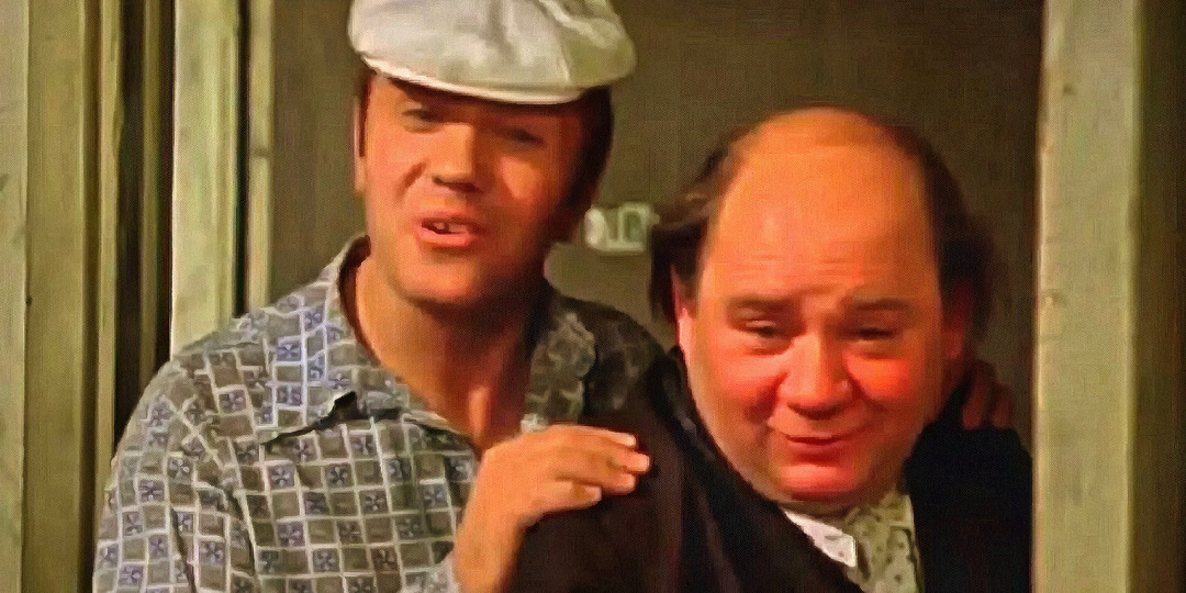 Почему штукатур Коля пришел к Афоне сразу с раскладушкой? Они ведь друг друга толком не знают.