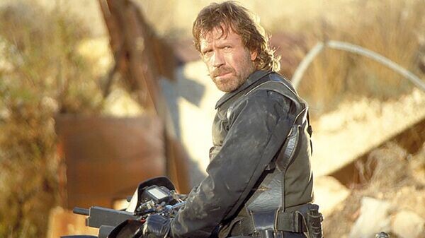    © Photo : Golan-Globus Productions Ltd. (1986)