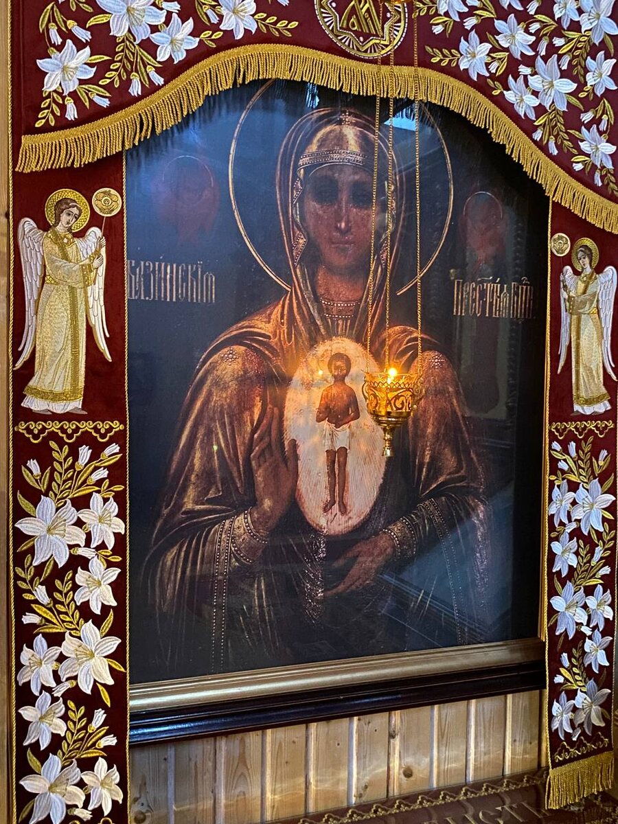 Албазинская икона в храме Новомучеников посёлка Чегдомын