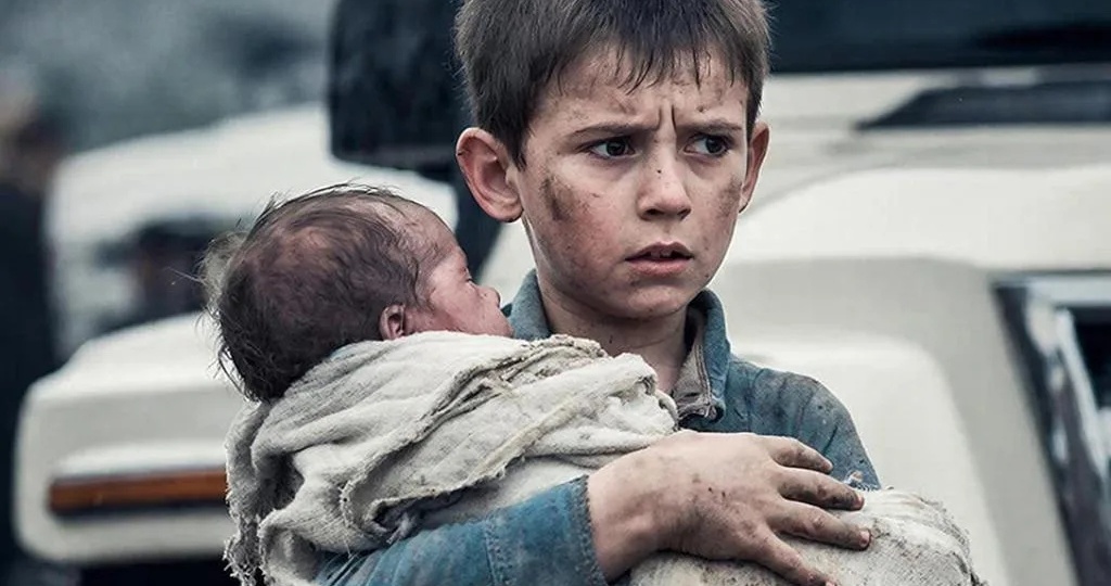 Дяденька, возьмите мою сестренку, ей всего полгодика, она очень проголодалась.