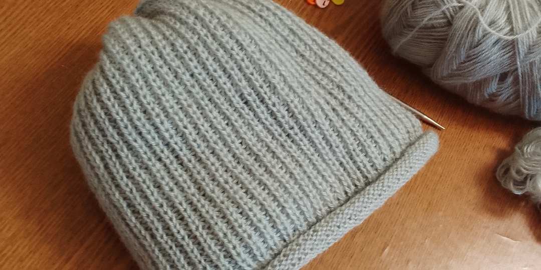 Вязала шапку Маме, а получилось себе) прогулялись по деревне 🏠