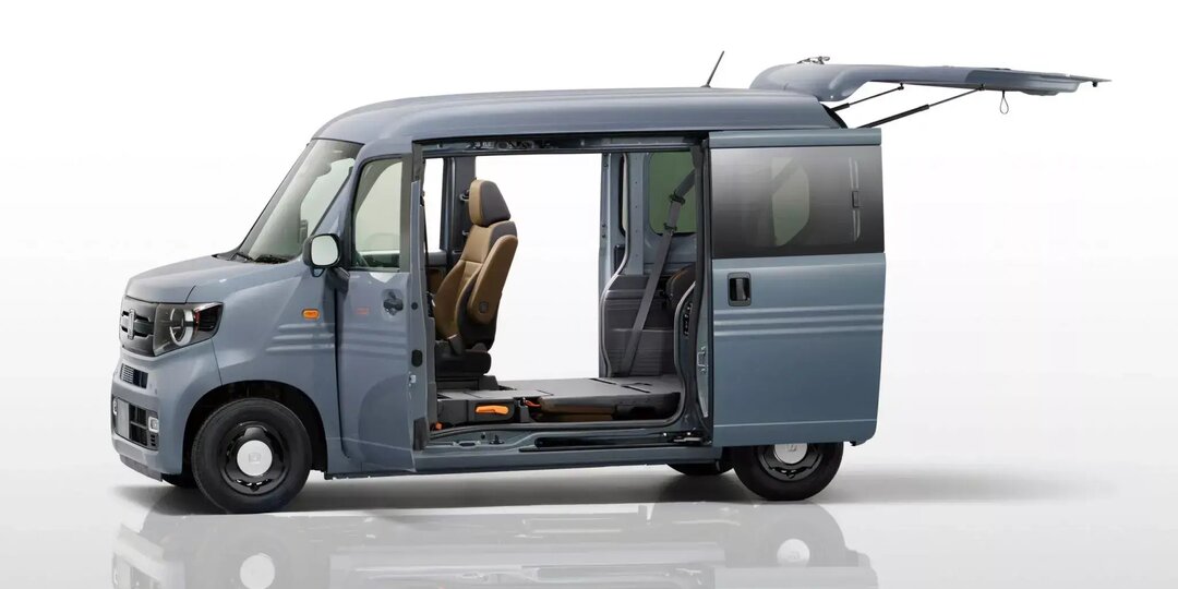 Honda добавила турбонаддув в компактный фургон N-Van