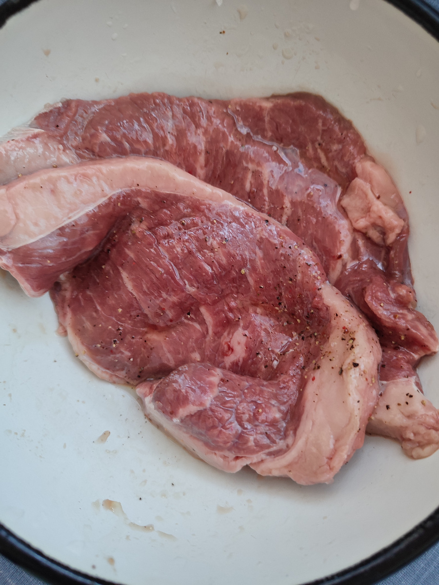 Оливковое масло, соль, перец.