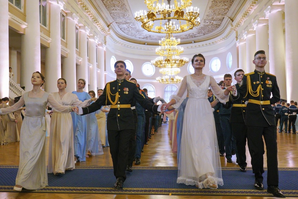    В третий раз в Петербурге прошел кадетский бал. Фото: gov.spb.ru