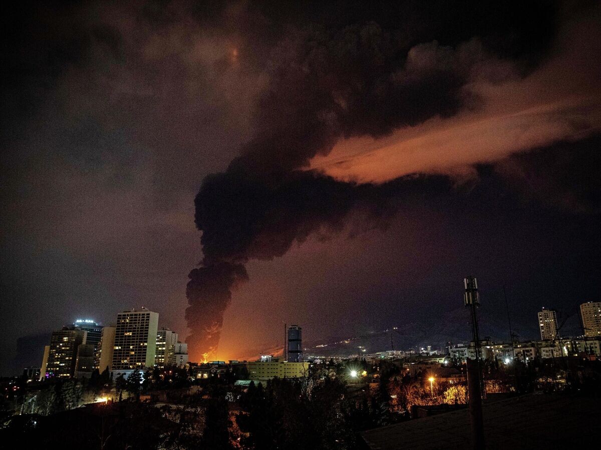    Последствия атаки в Тегеране, Иран | © AP Photo / ISNA/Alireza Sotakbar