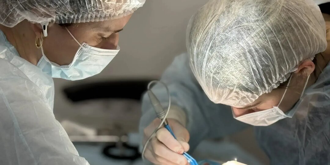 Лазер или микроинструменты? Что безопаснее для голоса - рассказывает хирург.