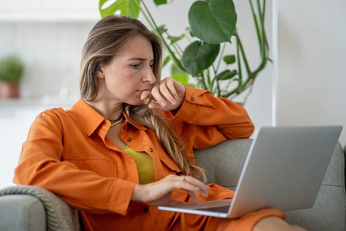 Можете написать ДП от руки или набрать текст на компьютере. Источник: DimaBerlin / Shutterstock / FOTODOM📷
