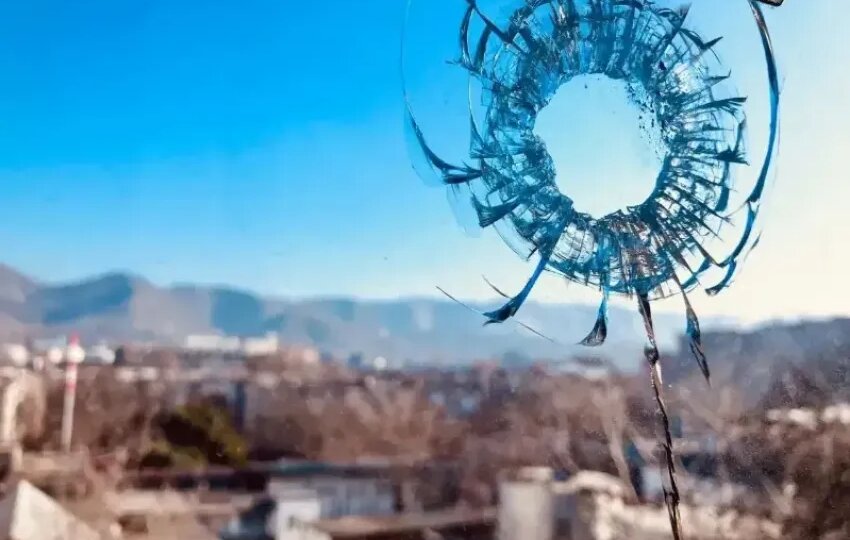 Сбрасываемся не на шторы: окна в школах Новороссийска хотят снабдить защитной пленкой