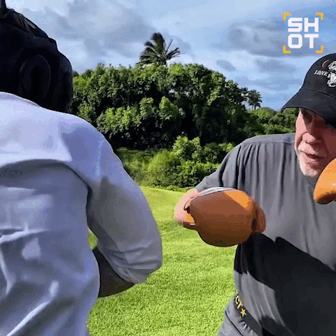    Предсмертное видео с последней тренировки Чака Норриса. GIF видео ТГ-канала SHOT