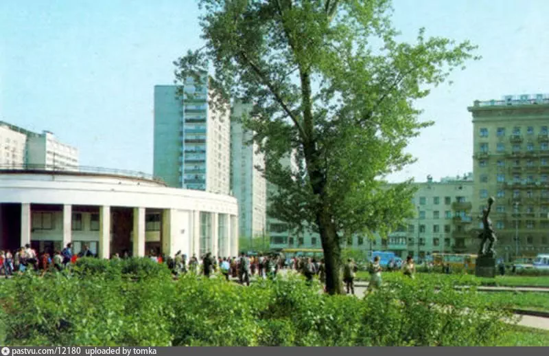 Станция метро Рижская, 1980 – 1986 г. Из наборе открыток "Московское метро", издательство "Планета" 1986 г. Автор : А. Терзиев.