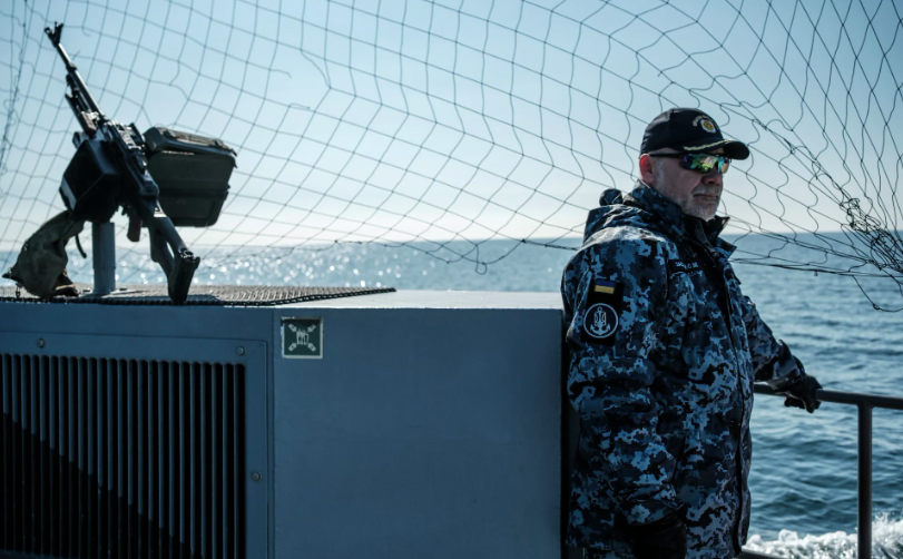 Украинский катер на патрулировании у побережья Одессы, часть многослойной системы обороны, перехватывающей российские снаряды © Eduardo Soteras для The Telegraph