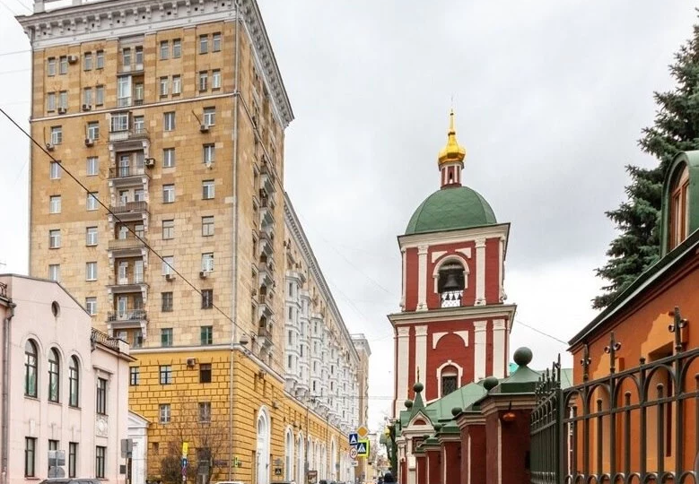 Гончарная: Математика, вотльтеровские кресла и чай с сухариками