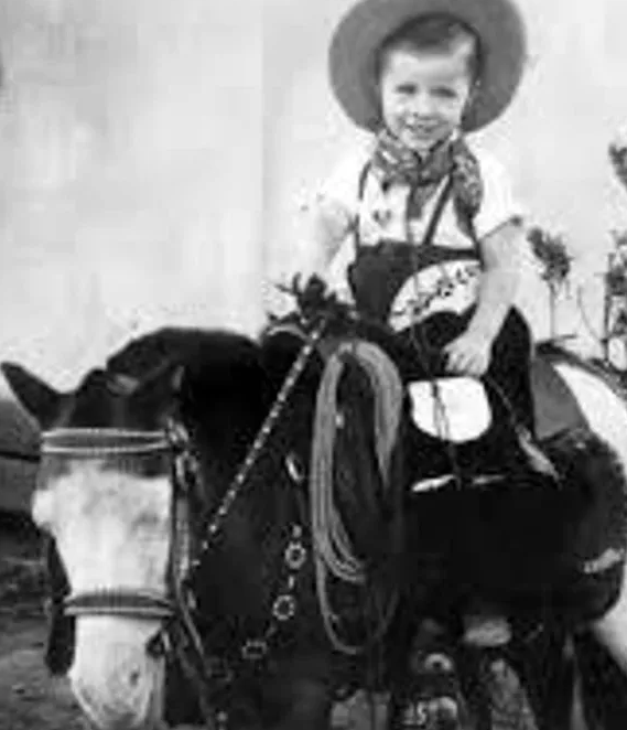    "ЧАК НОРРИС В ДЕТСТВЕ. ФОТО: RANKER.COM"