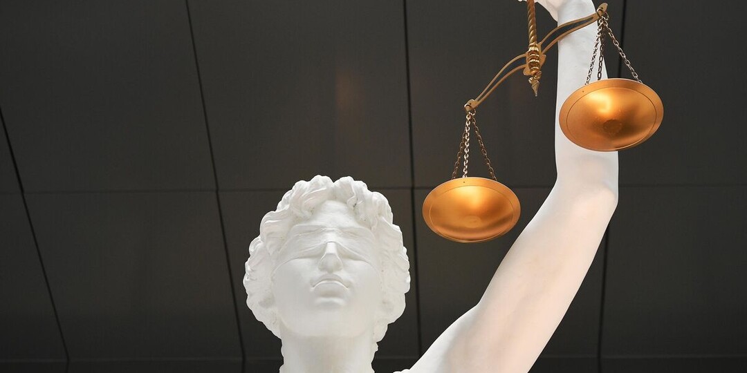 У экс-главы заксобрания Иркутской области изъяли активы на миллиарды рублей