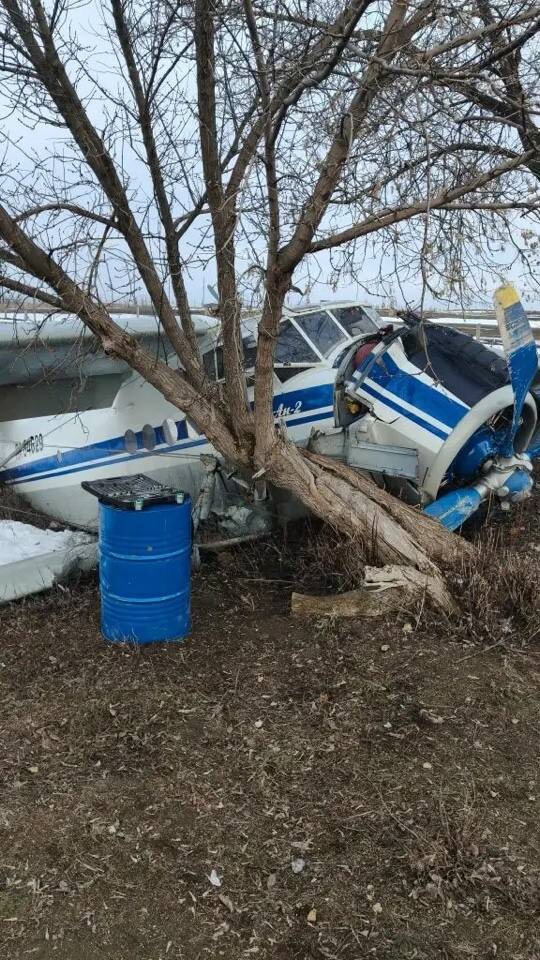    В Волгоградской области самолет Ан-2 совершил жесткую посадку из-за потери мощности двигателя