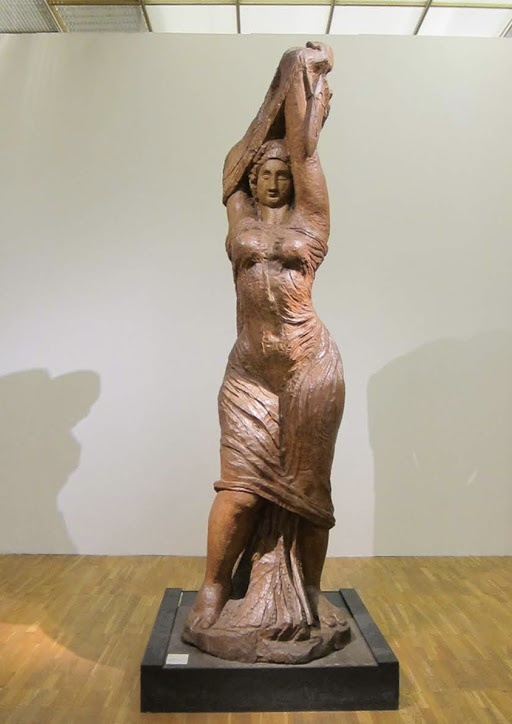 Коненков С.Т. Текстильщица. 1923. Дерево.