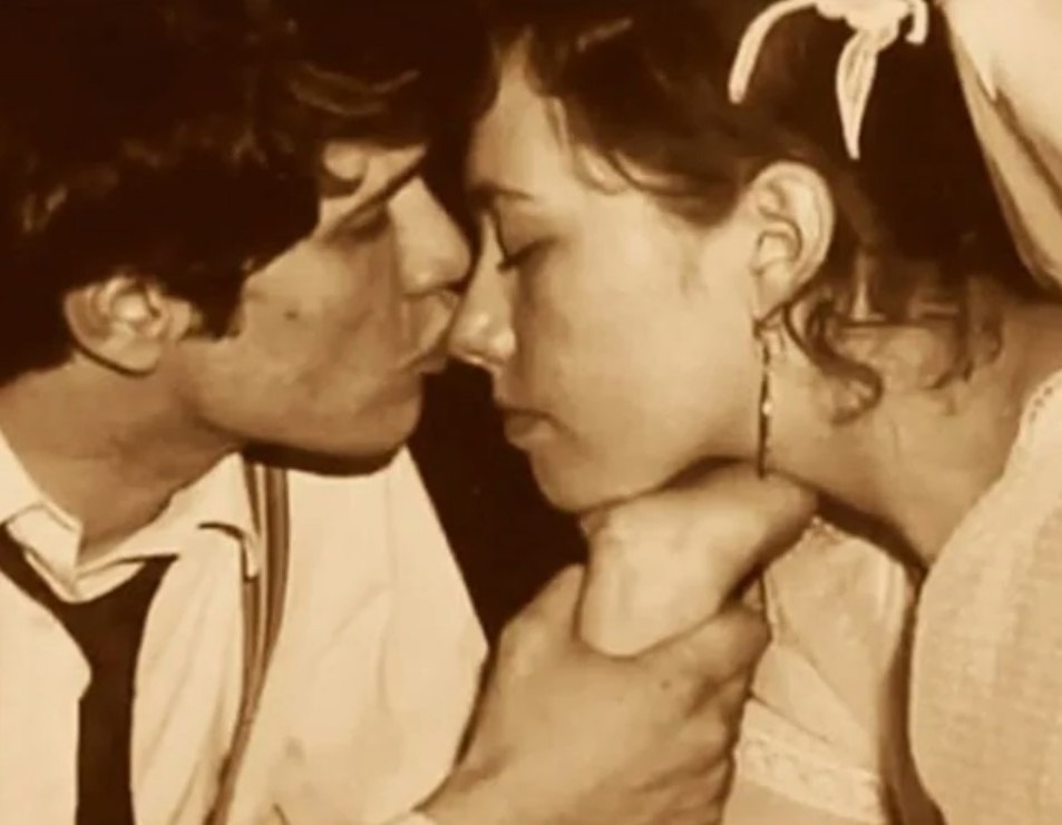 Арина с первым мужем.
