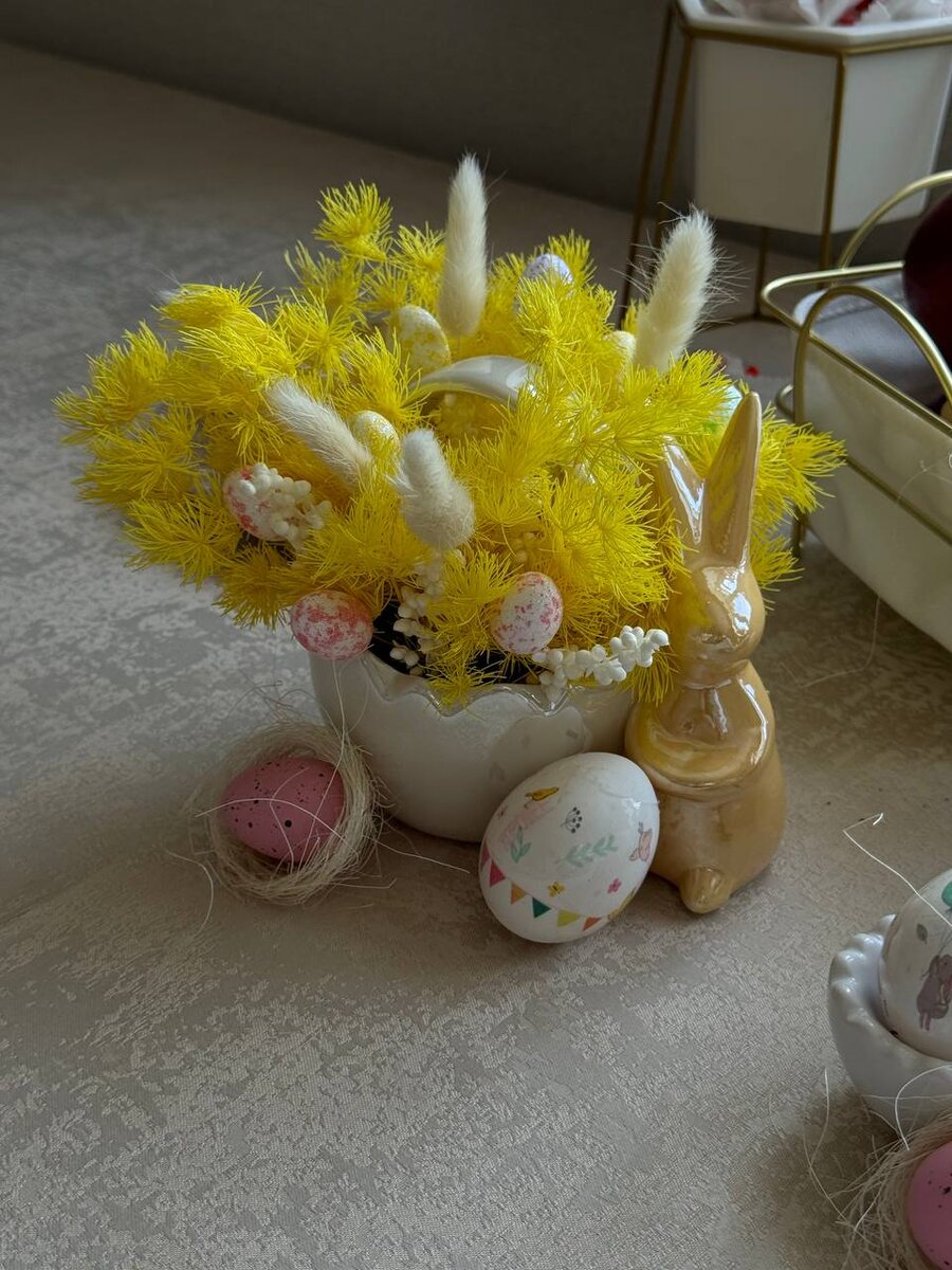 НУ а эта пасхальная такая милашка, солнечная