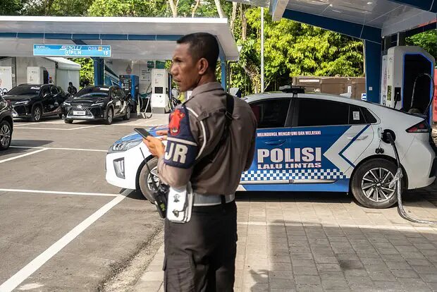    Источник: lenta.ru/ Максим Сурков