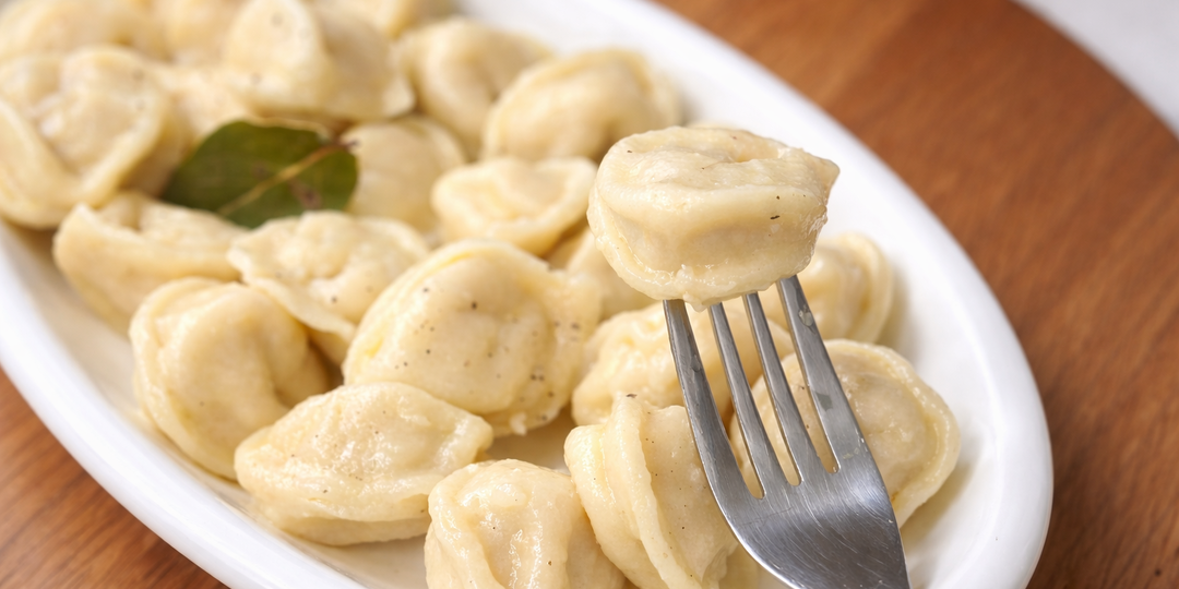 Не режу кружочки и не мучаю руки: мой удобный способ лепки пельменей