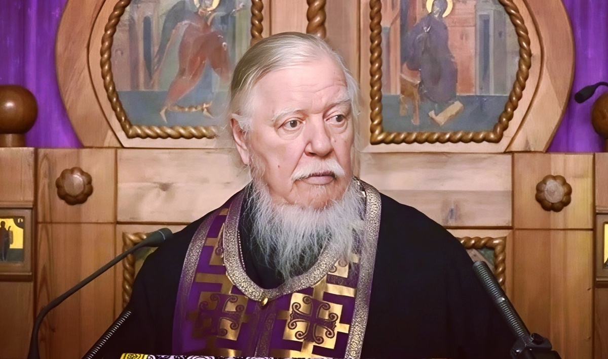 Димитрий Смирнов (07.03.1951 — 21.10.2020 гг.) — протоиерей, церковный и общественный деятель.