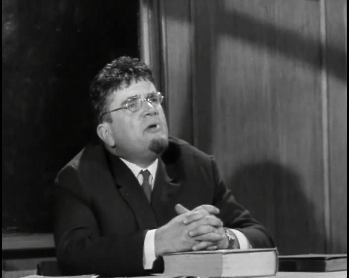 Кадр из фильма "Когда играет клавесин" взят для иллюстрации из Яндекс Картинки.