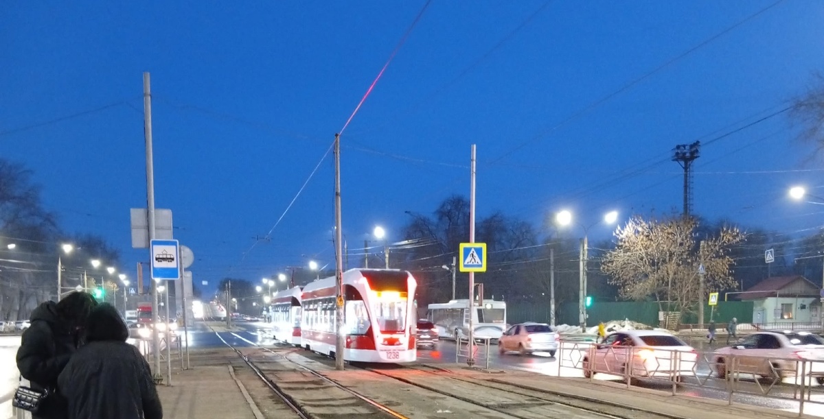 Фото автора. Самара, новый трамвай "Львёнок"