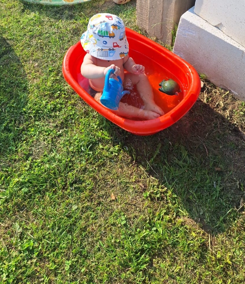 Илья поплыл на баркасе 🤣