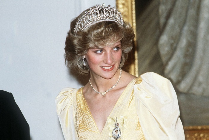    Несмотря на предложение королевы, Диана не питала особой любви к «Узелкам любви».