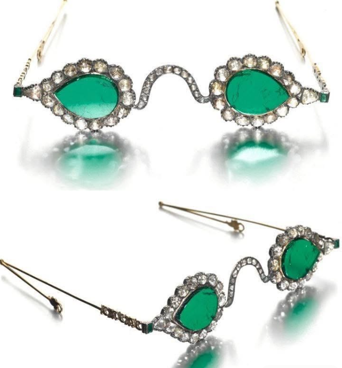 «Врата Рая» — изумрудные очки индийского принца.
