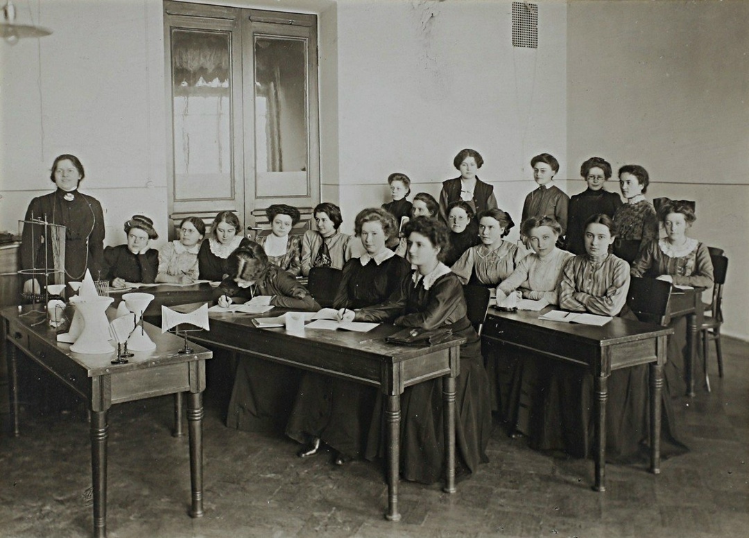 Высшие Бестужевские курсы для женщин с 1878 года