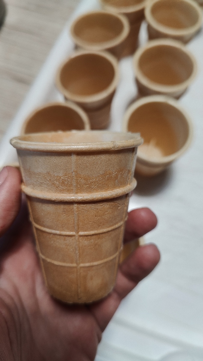 Выфельные стаканчики для мороженого