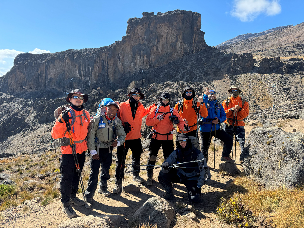 Наши группа, прошли Башню Лавы - 4 600 метров. 