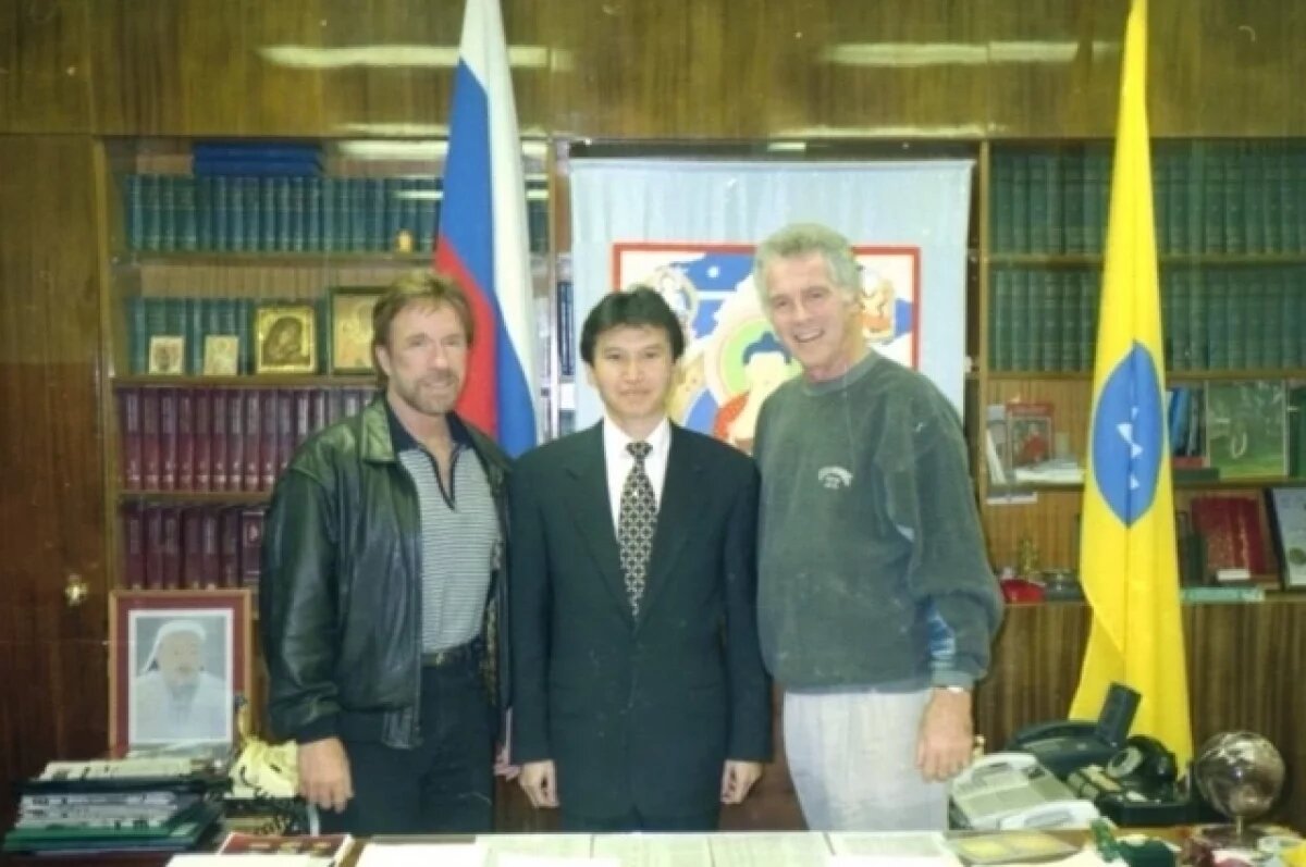    Кирсан Илюмжинов рассказал о знакомстве с Чаком Норрисом, умершим 19 марта