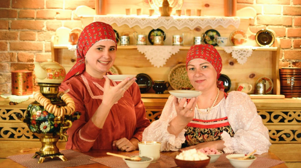    Тайна пустого стакана на русском чайном столе