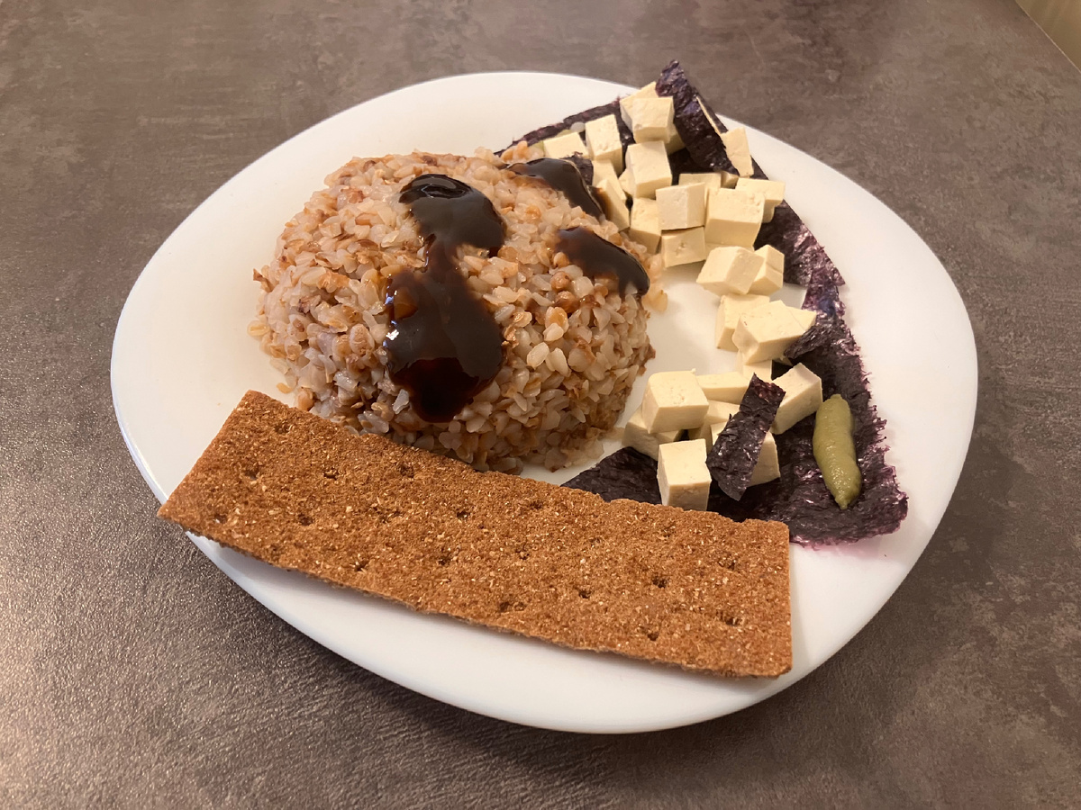 Гречневая каша с сыром тофу