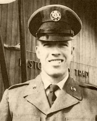    Чак Норрис во время службы в военно‑воздушных силах СШАСоцсети