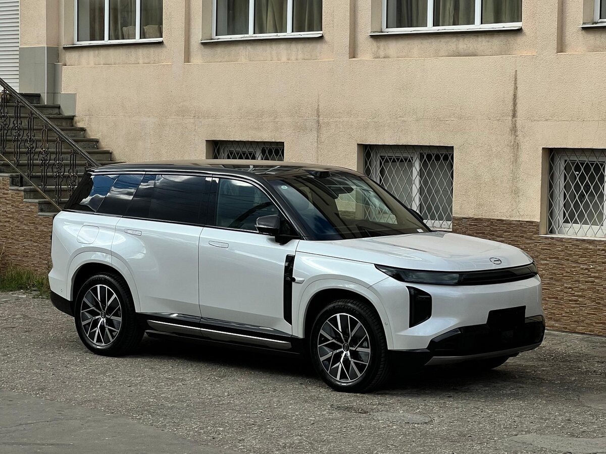 Зачем человеку платить за Лисян огромные деньги, когда есть Gac S7 за 3-4 миллиона?