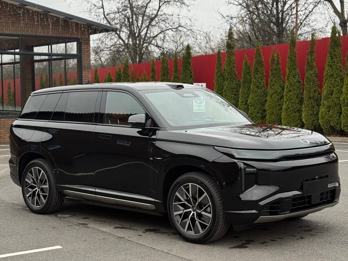 Зачем человеку платить за Лисян огромные деньги, когда есть Gac S7 за 3-4 миллиона?