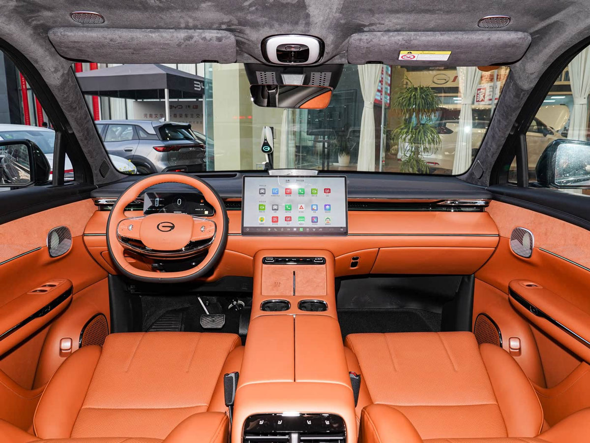 Зачем человеку платить за Лисян огромные деньги, когда есть Gac S7 за 3-4 миллиона?