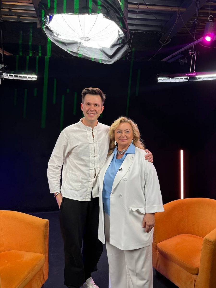 фотография сделана как раз на телефон