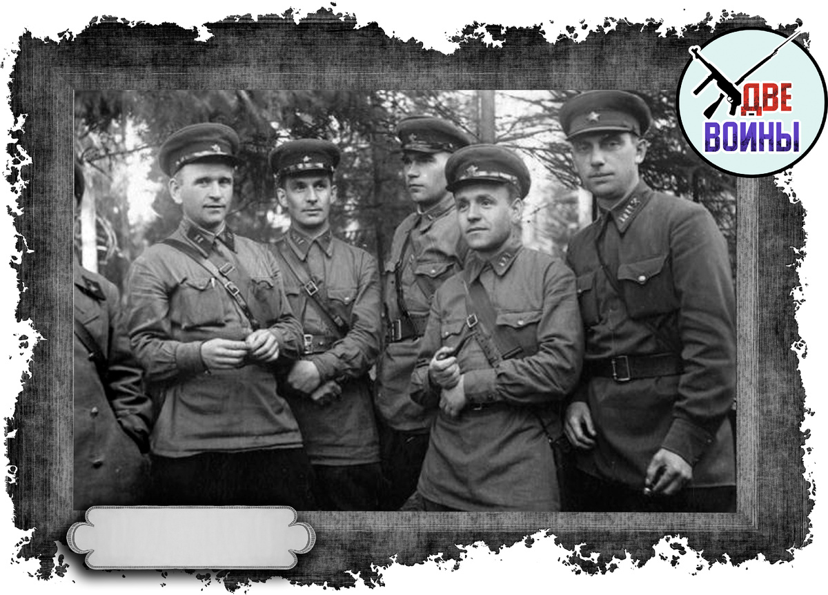 Форма РККА до 1943 года. Фото в свободном доступе.