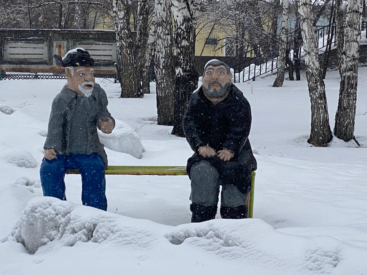 — Ну, что колготун, пипку потянем? 