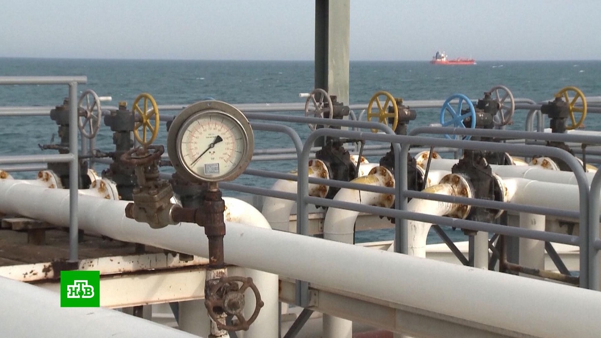    Трамп обдумывает захват иранского нефтяного терминала на острове Харк