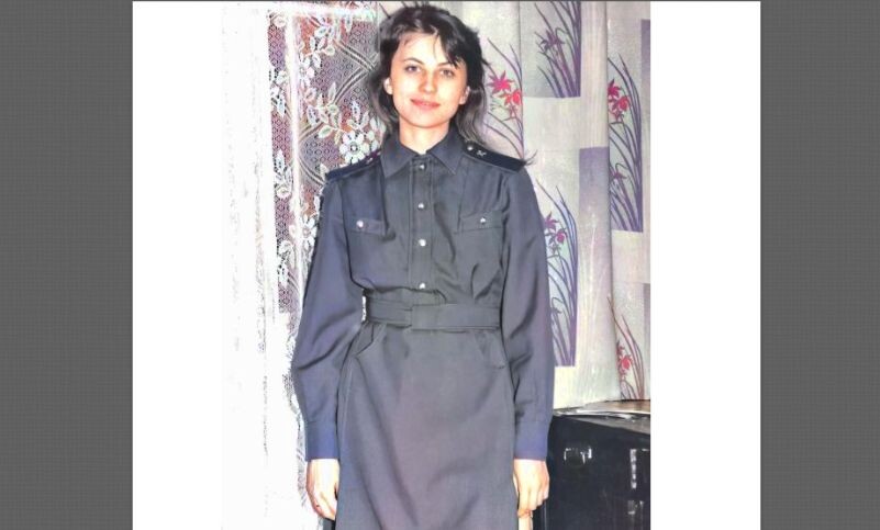 Ирина в юности. Певица говорит, что служила в армии, поэтому её поздравляют с 23 февраля