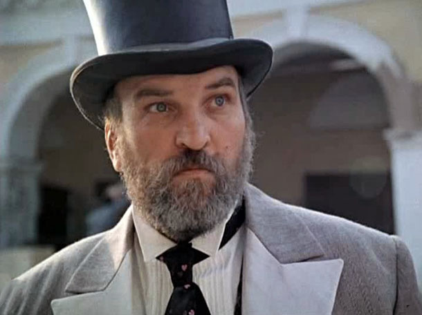 Алексей Петренко. Кадр из фильма «Жестокий романс»