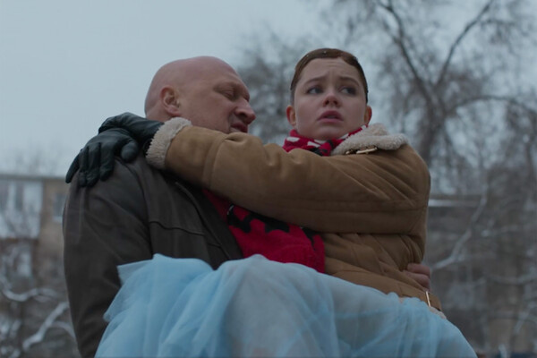 Кадр из сериала «Встать на ноги» (2025) / Okko   📷