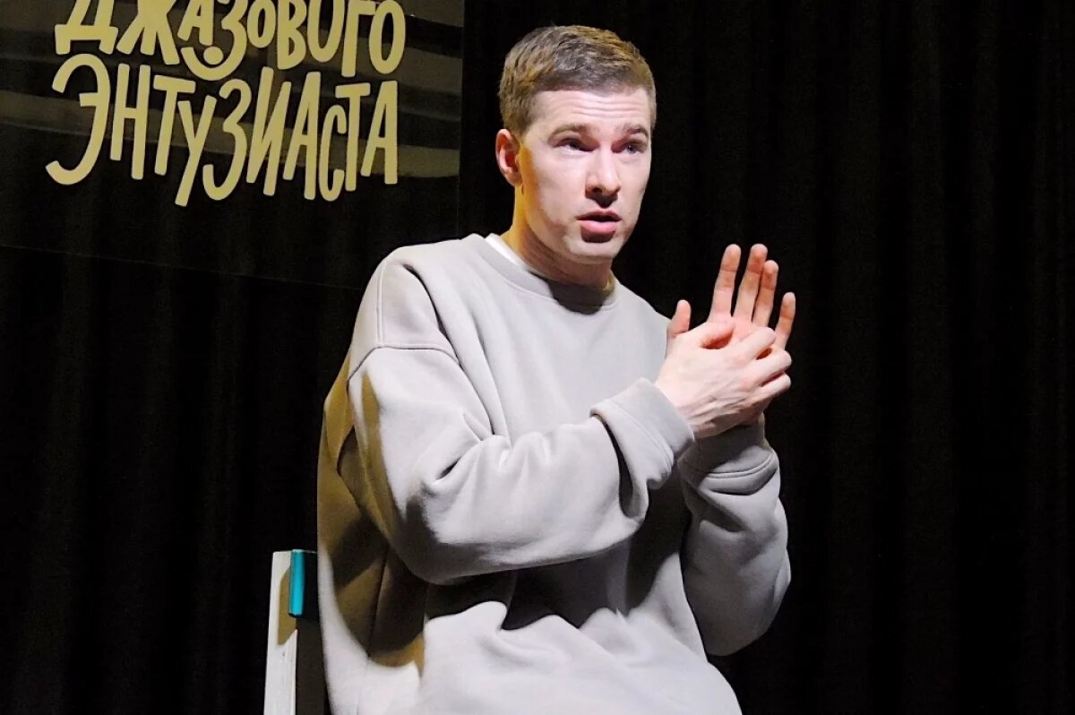    Григорий Юрченко прошёл большой путь от участника музыкального шоу до эксперта шоу «Ну-ка, все вместе!» и исполнителя собственных песен.