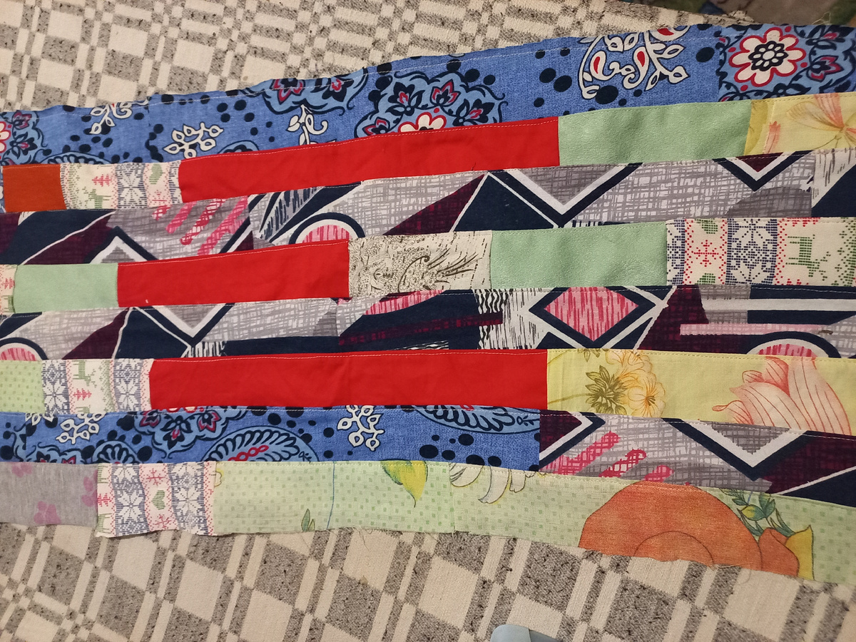 Фото автора статьи @Лана-Мастерица шью просто из полосок ткани